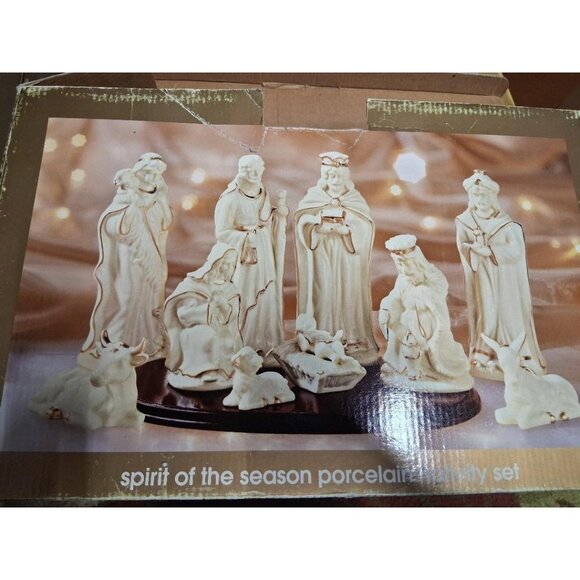 Spirit Of The Season Porcelain Nativity Set 10-Piece Handpainted Gold Accents Ch - Picture 4 of 12